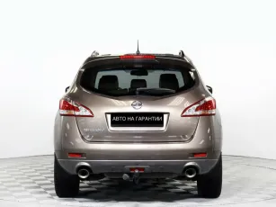 Nissan  5