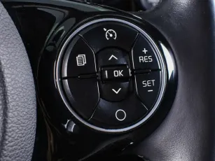 Kia  11
