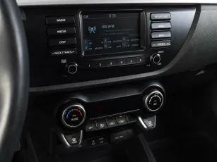 Kia  8