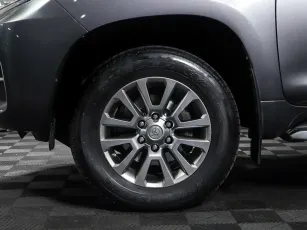Toyota  9