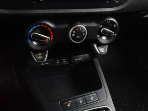 Kia  8