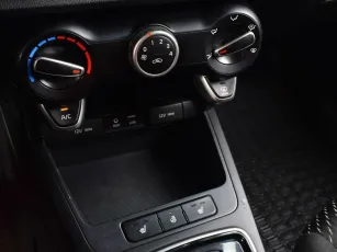 Kia  8