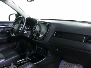 Mitsubishi  9
