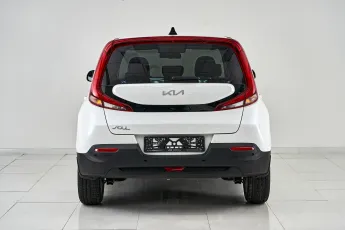 Kia  6
