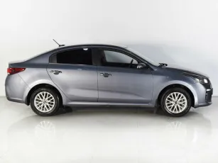 Kia  4