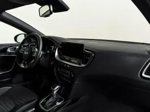 Kia  10