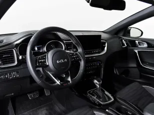 Kia  12