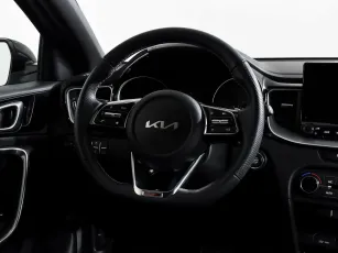 Kia  13