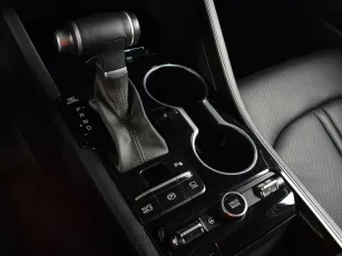 Kia  8