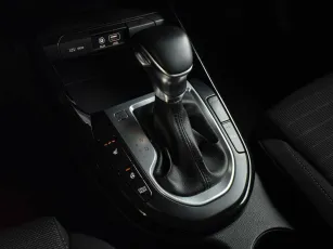 Kia  8