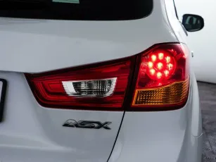 Mitsubishi  7
