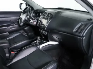 Mitsubishi  9
