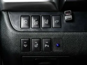Toyota  12