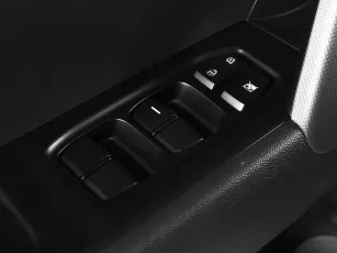 Hyundai  12
