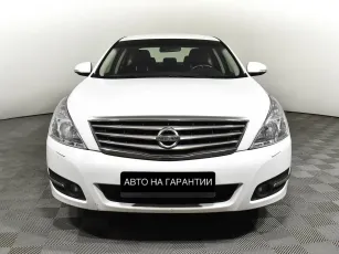 Nissan  2