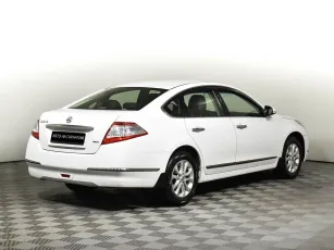 Nissan  5