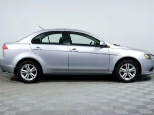 Mitsubishi  4