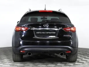 Infiniti  5