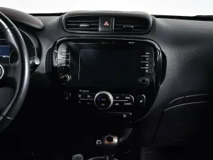 Kia  11