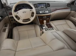 Infiniti  8