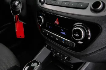 Hyundai  10
