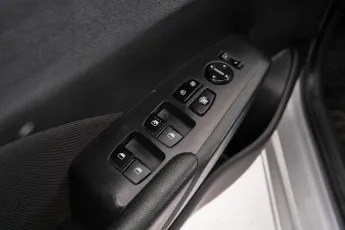 Hyundai  17