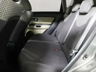 Kia  10