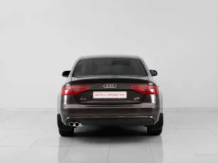 Audi  6