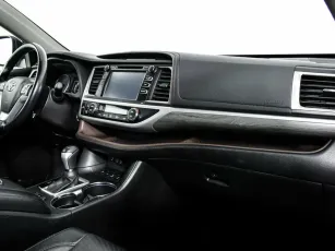 Toyota  9