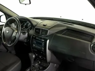 Nissan  5