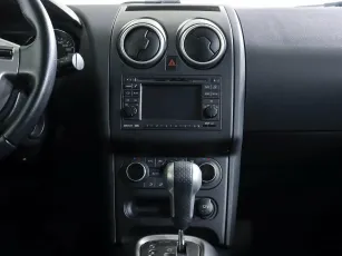 Nissan  12