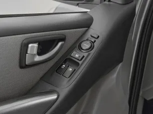 Hyundai  15