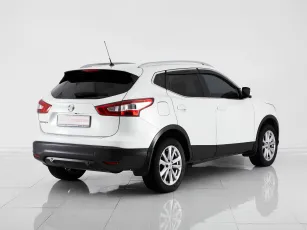 Nissan  4