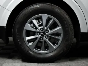 Kia  8