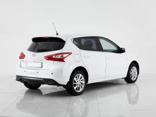 Nissan  4