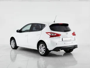 Nissan  5