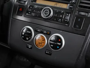 Nissan  11