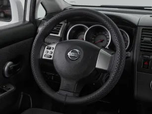 Nissan  17
