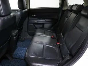 Mitsubishi  15