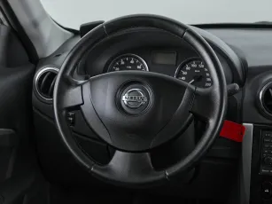 Nissan  10