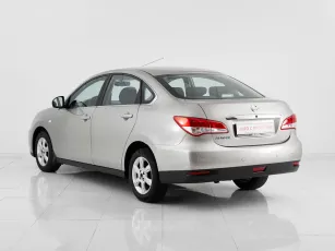 Nissan  5