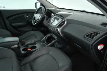 Hyundai  12