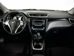 Nissan  8