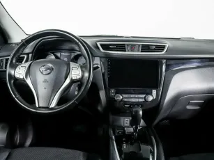 Nissan  10