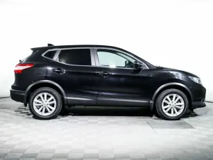 Nissan  4