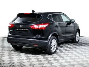 Nissan  5