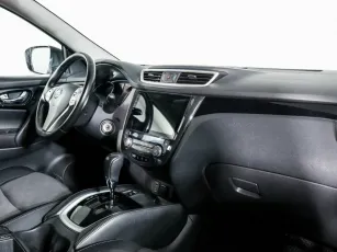 Nissan  8