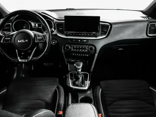 Kia  8
