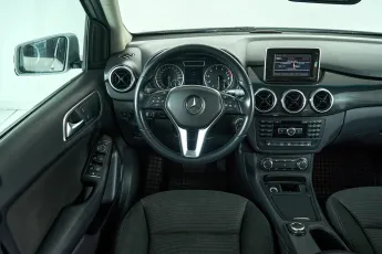 Mercedes-Benz  10