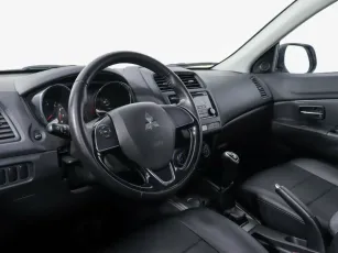 Mitsubishi  8